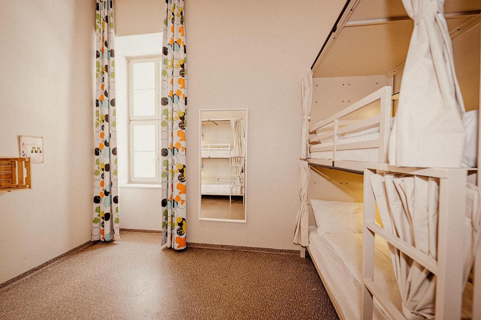Bed 6-Bed Mixed Dormitory Room