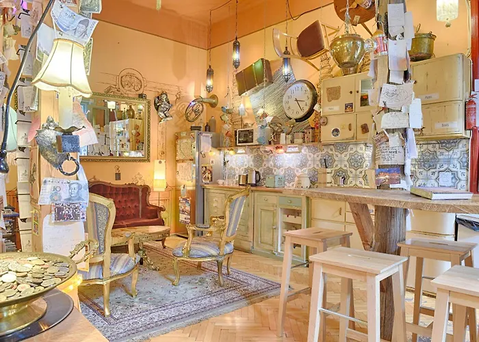 Lavender Circus Hostel, Doubles & Ensuites Budapest